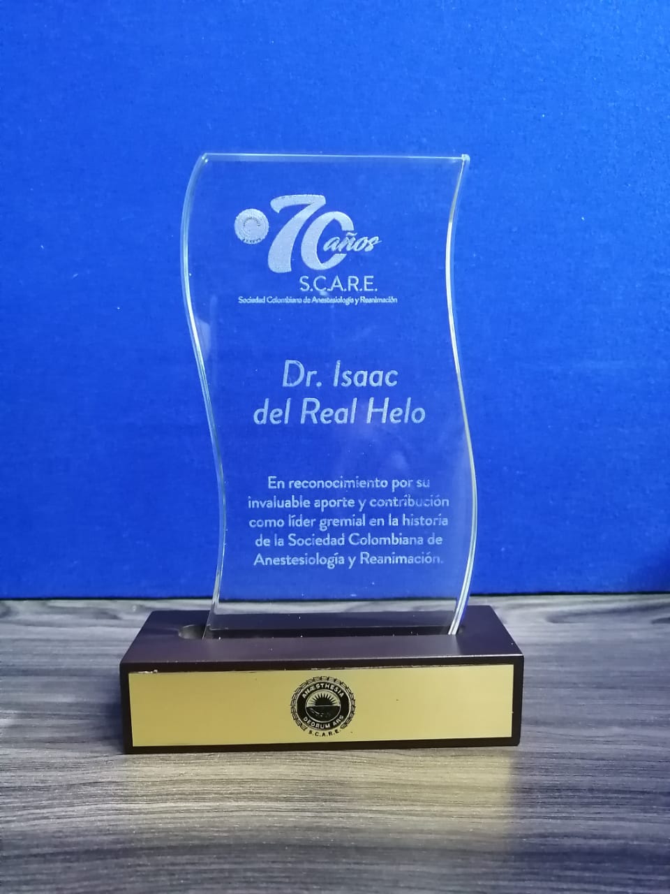 Placa Gravoply Metalizado Dorado Grabado Laser – Trofeos Burgos